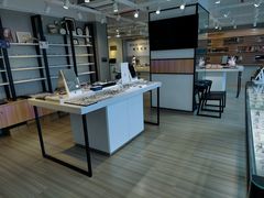 -瑞司视光眼镜·蔡司战略合作眼镜店(新街口店)