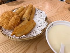 -弄堂咪道-饭香·面香·馄饨香(汇锦广场店)