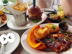 驰名烟熏嫩猪小排-Chili's Cafe&Bar奇利斯(滨江店)