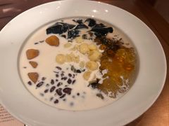 娟姗奶大满贯-RUXU入续糖水铺与包(卓悦中心店)