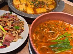 -云海肴·汽锅鸡·云南菜(天山百盛优客店)