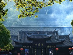 -峨眉山报国寺