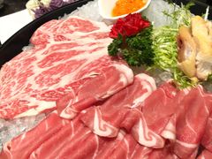 什锦火锅拼-金陵饭店 56F 家·海鲜火锅餐厅