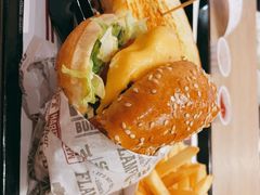 -The Habit Burger Grill 哈比特汉堡(爱琴海店)