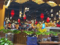 -老滇山寨•云南特色菜•地方菜•民族风情歌舞表演(金碧店)