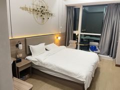 -如家旗下-济南万象城奥体中心舜泰广场华驿精选酒店