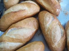 -Bánh Mì Huynh Hoa