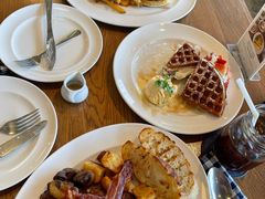 -ROAST coffee & eatery