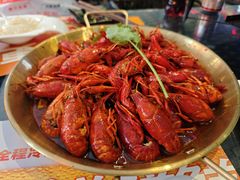 -何师烧烤·小龙虾·江湖川菜·精酿啤酒(成温店)