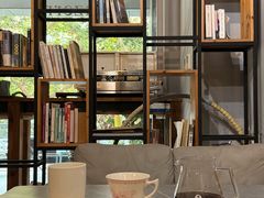 -LEO CAFE
