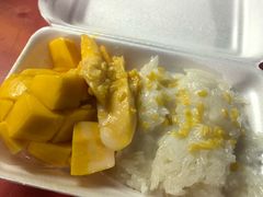 -芒果糯米饭摊子