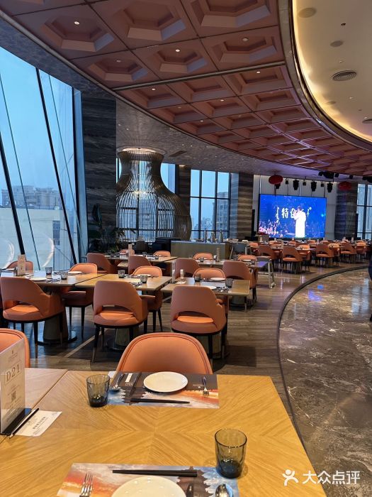 荣誉国际酒店-云顶旋转餐厅图片