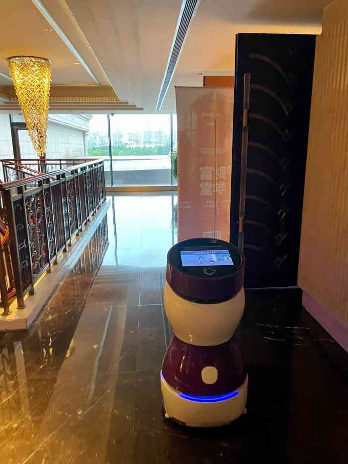 上海小南国(黄兴公园店)-"中午去看场地 和老师在里面看到有团购 .
