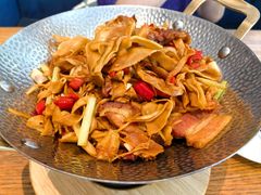 干锅湘西腊肉毛竹笋-花舍·新派粤菜·西餐·下午茶(亚运村·鸟巢店)