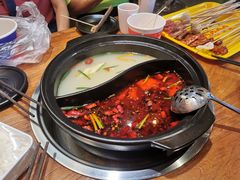 -串门邻居串串火锅(云南南路店)