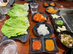 -肉甲韩国木炭烤肉(新壹街1店)