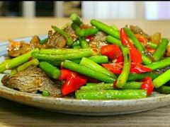 牛肉炒蒜苗-静一餐厅·湖北菜(前门创始店)
