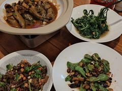 -黄泥岗·地道湖北菜(奥特莱斯店)