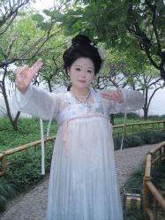 -梦回汉唐汉服旗袍体验馆(拙政园店)