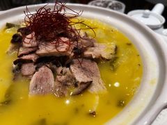 酸萝卜丝炖猪肘-半山腰·云南菜(侨福芳草地店)