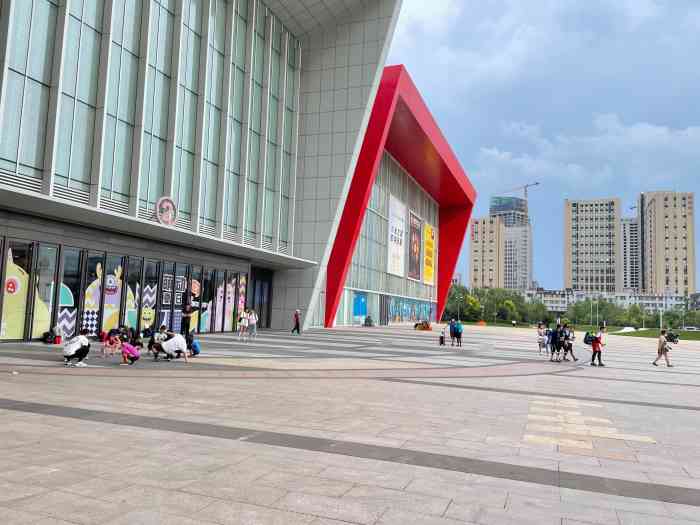 融创茂-"商场布局不错,带孩子能玩很久也不烦.就是."-大众点评移动版