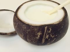 -志龙皇冠吃货椰子铺