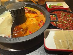-晓宇重庆火锅(西安荟聚店)