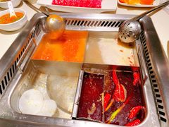 四拼锅-海底捞火锅鲜切牛肉主题店(长寿路店)
