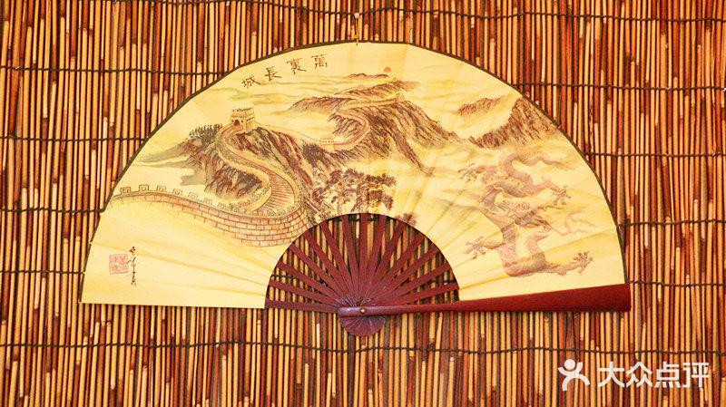山珍海味都不如这正宗湘菜来得实在，宴请八方最强中国风餐馆