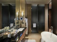 -广州天河希尔顿酒店