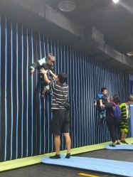 -反弹蹦床公园(南坪万达店)