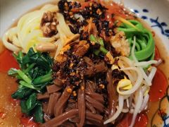 -江城小馆陕南妈妈菜·全球旅行餐厅(钟楼店)
