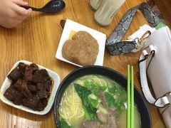 -志权牛肉面(灵山路店)