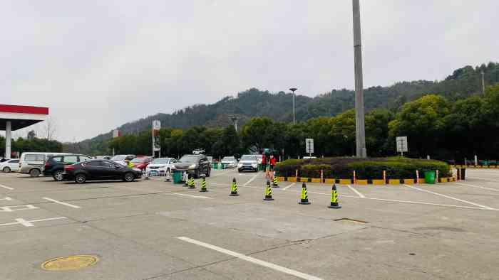 宜春服务区-停车场