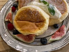 莓果奶油芝士舒芙蕾松饼-UPPER KITCHEN(延安路店)