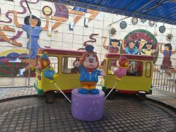 -顺德大良半月城游乐场