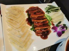 -河畔春天时尚餐厅