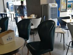 大堂-野萃山·潮汕厚果汁(十亩地店)