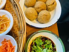 -包整·丝娃娃(一览甲秀楼风景店)