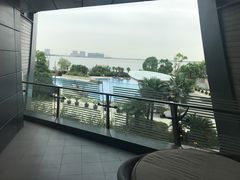 -上海滴水湖皇冠假日酒店