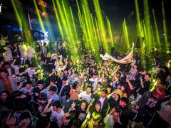 -HiIbiza酒吧