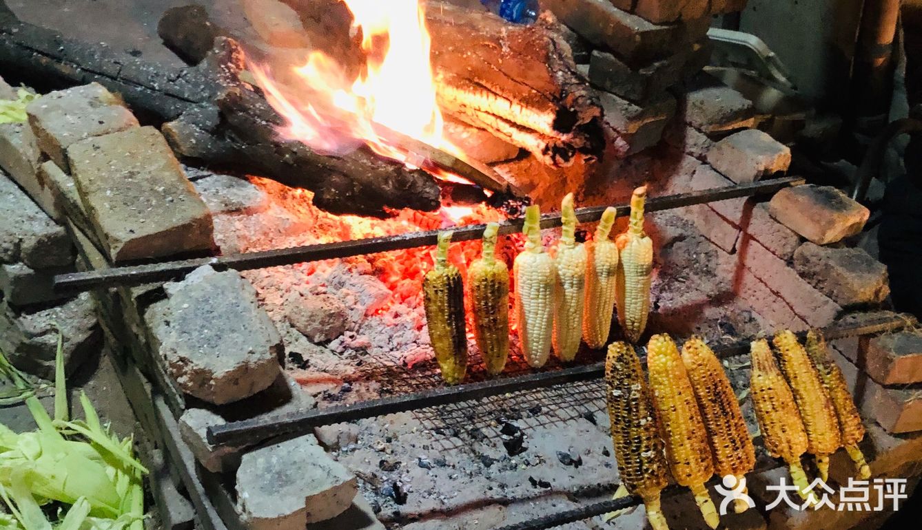 略显悲伤 松枝烤鸡、熏牛肉