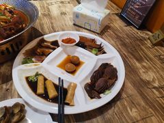 -香山湖家家宴(中山陵店)