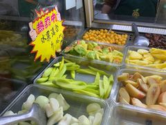 自助取餐区-老炳·七丛松甘草水果