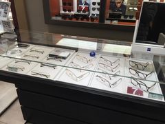 -吴良材眼镜(美罗城店)