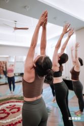 -无界瑜伽普拉提