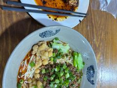 -丁丁猫重庆小面(徐州路店)