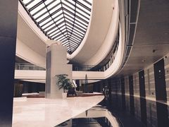 -上海滴水湖皇冠假日酒店