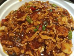 鱼香锅巴肉丝-刘胖子家常菜·蹄花焖藕(中南店)