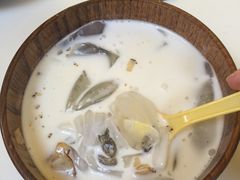 -志龙皇冠吃货椰子铺